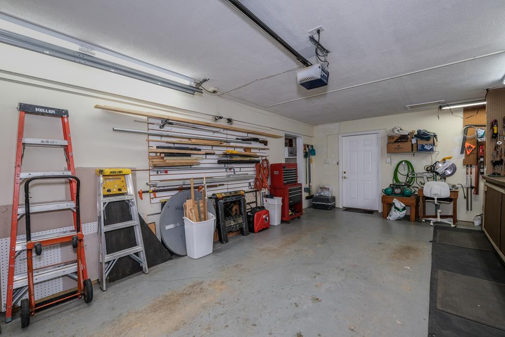 36 Woodcastle Lane, HAYESVILLE, New York image 47