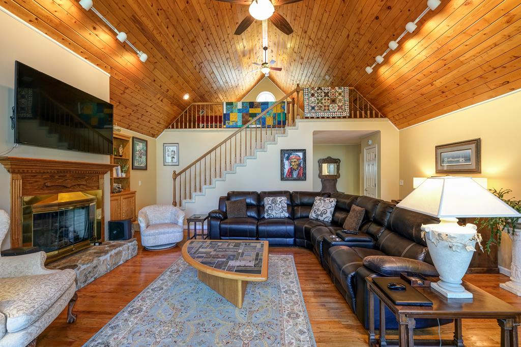 36 Woodcastle Lane, HAYESVILLE, New York image 8