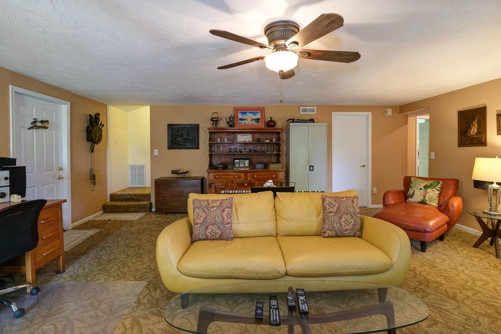 36 Woodcastle Lane, HAYESVILLE, New York image 35