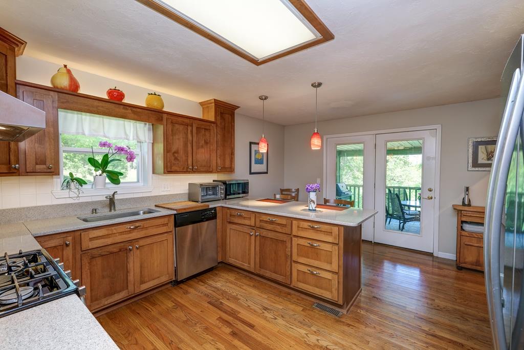 36 Woodcastle Lane, HAYESVILLE, New York image 13