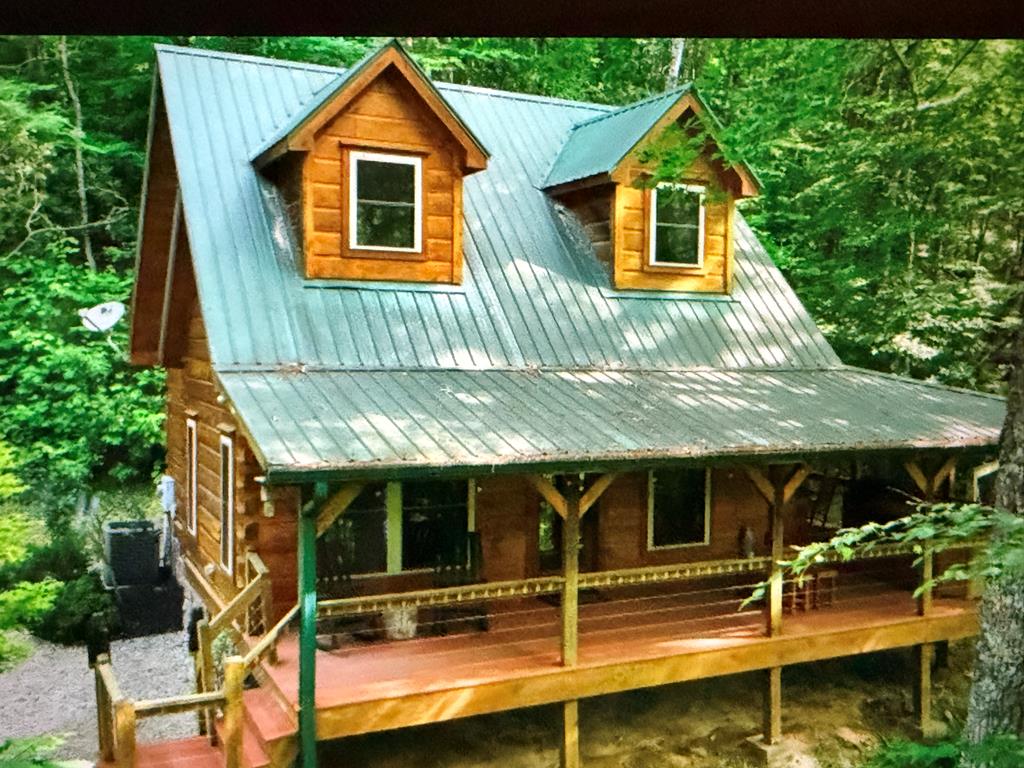 Photo 1 of 26 — 94 Bear Creek Cove, TOPTON, NC 28781