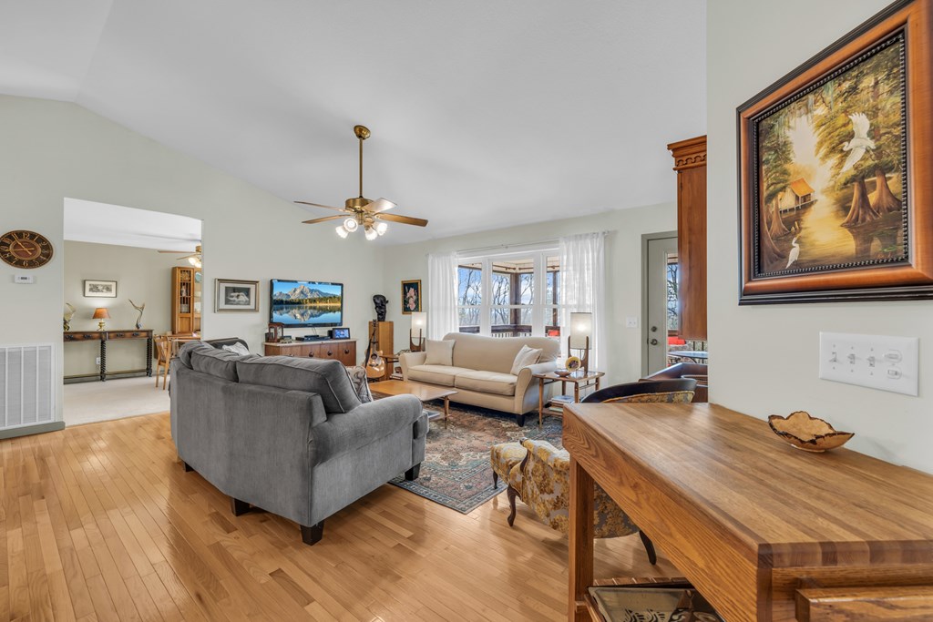 224 Chatuge Shores Circle, HAYESVILLE, North Carolina image 9