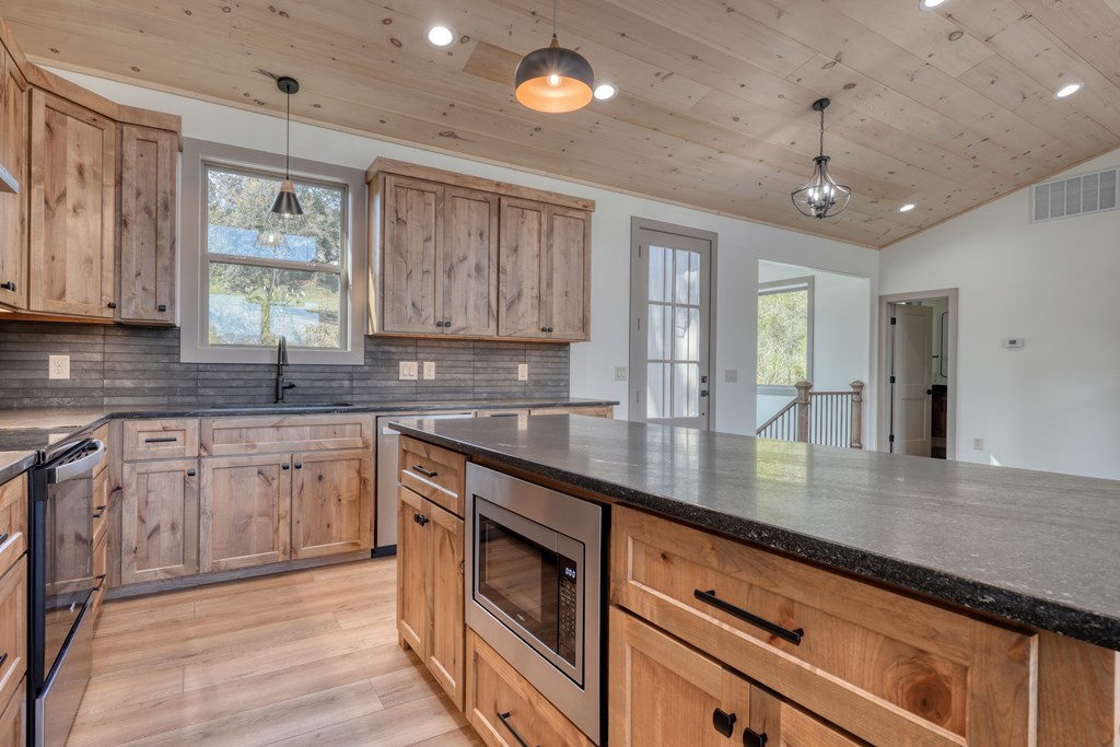 76 Murray Hill Terrace, HAYESVILLE, New York image 18
