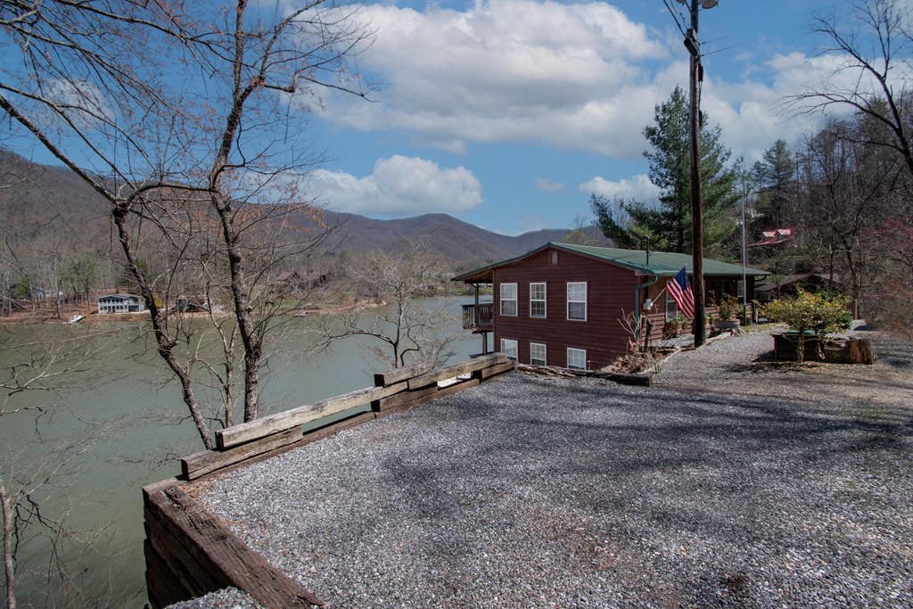 819 Buffalo Cir, ROBBINSVILLE, North Carolina image 3