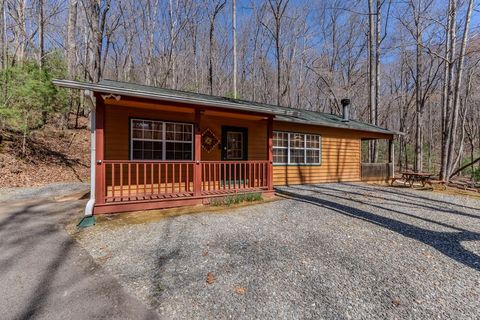 Homes For Sale - 33 Hamlet Circle<br/> MURPHY, NC 28906