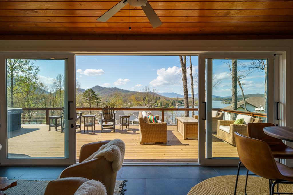 Hayesville, North Carolina, 28904, United States, 4 Bedrooms Bedrooms, ,3 BathroomsBathrooms,Residential,Active,2033401