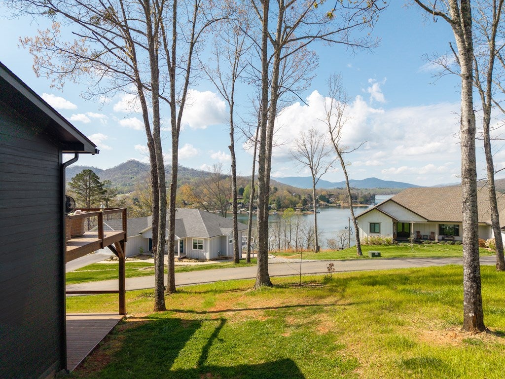 Hayesville, North Carolina, 28904, United States, 4 Bedrooms Bedrooms, ,3 BathroomsBathrooms,Residential,Active,2033401