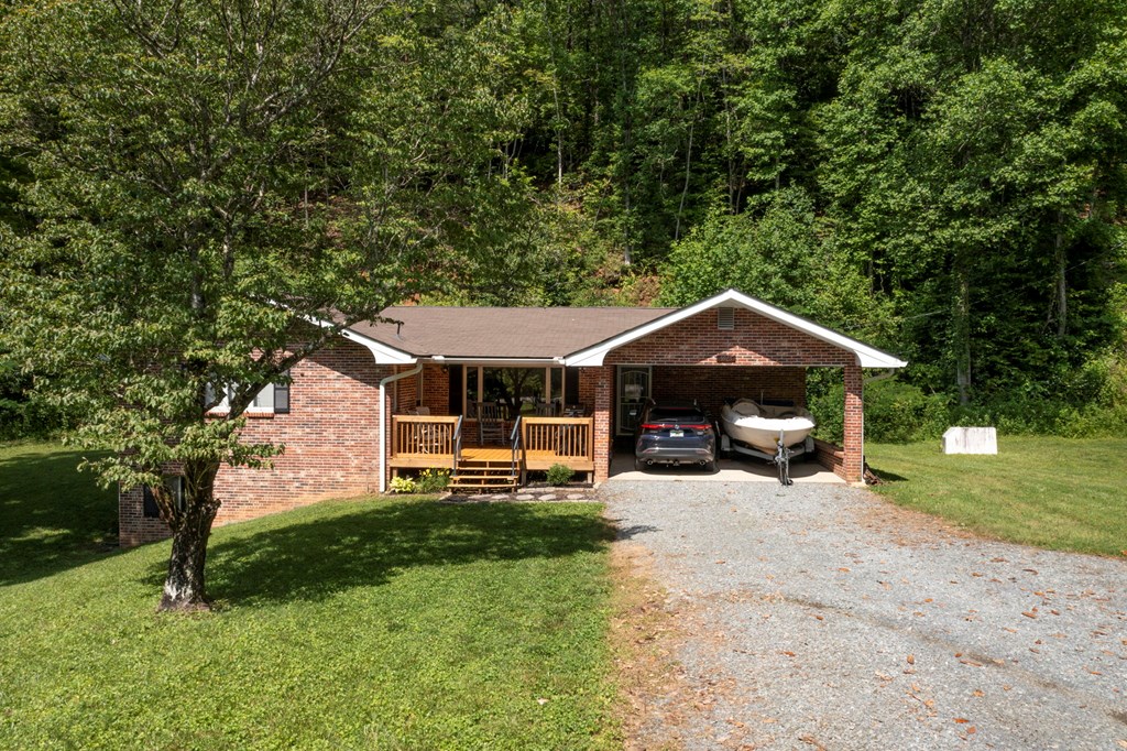 5975 Joe Brown Hwy, MURPHY, North Carolina image 3
