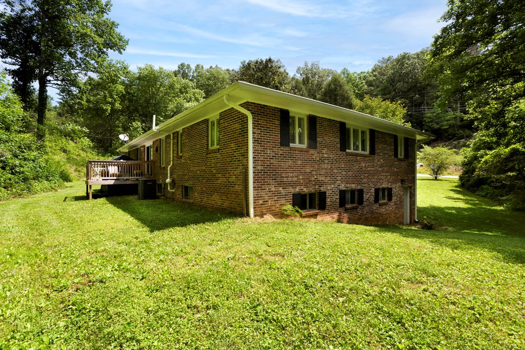 5975 Joe Brown Hwy, MURPHY, North Carolina image 9