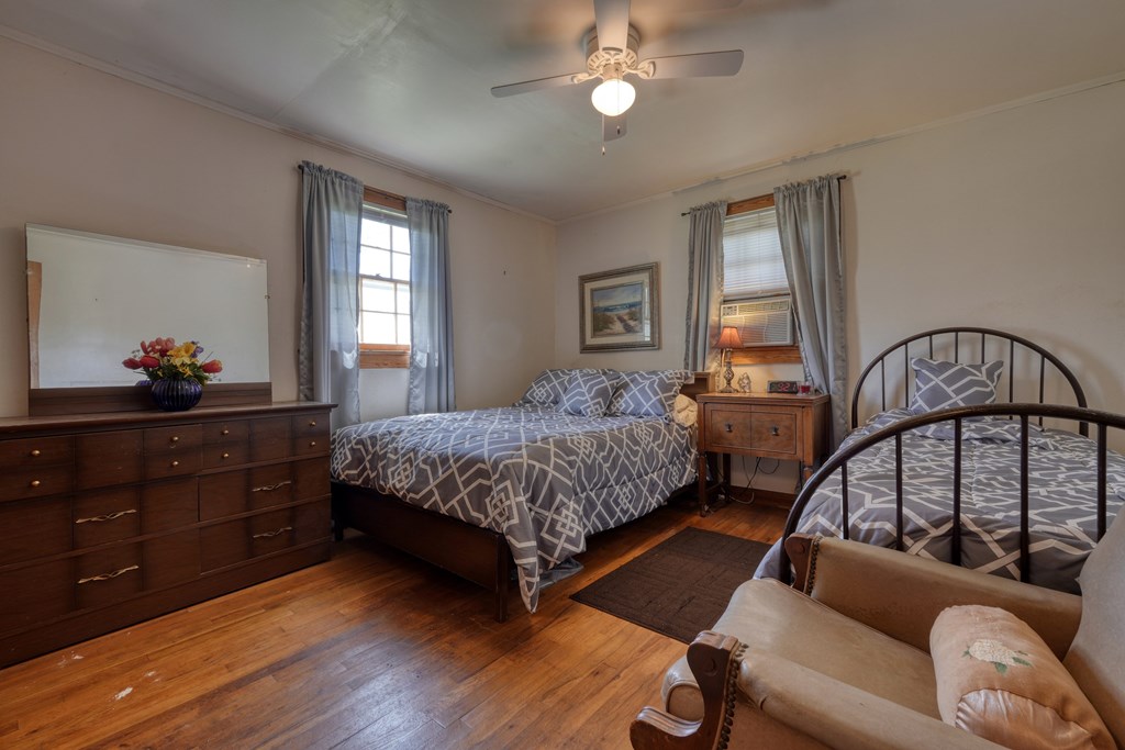 26 River Street, HIAWASSEE, Georgia image 32