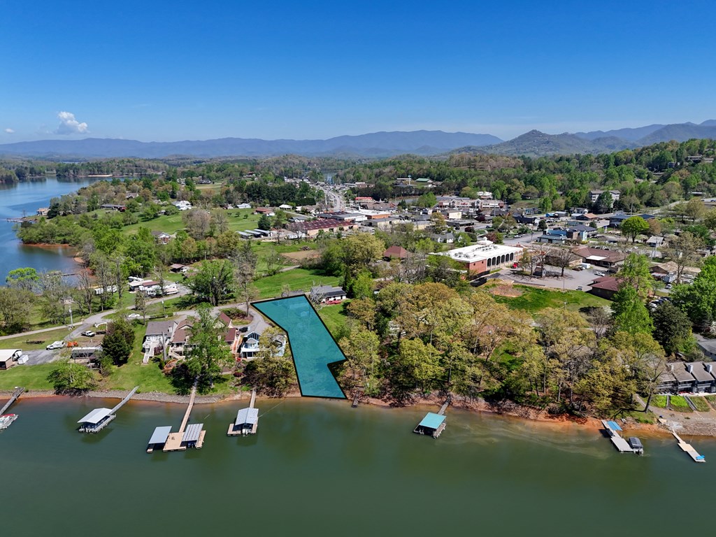 26 River Street, HIAWASSEE, Georgia image 2