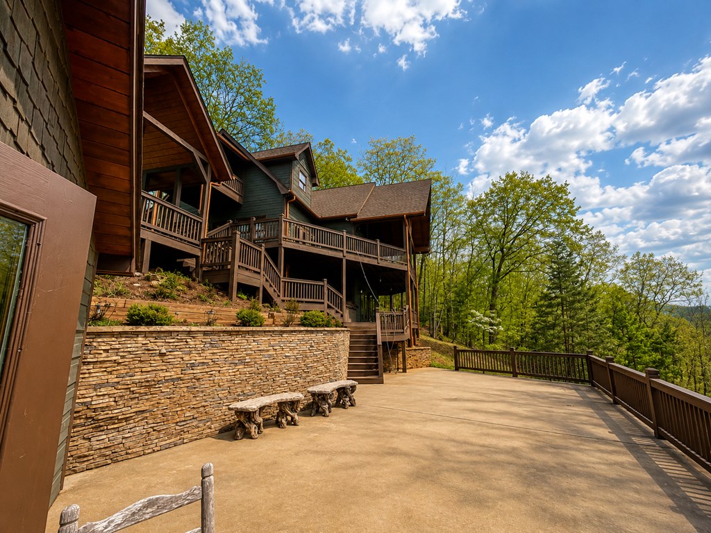 Mineral Bluff, Georgia, 30559, United States, 5 Bedrooms Bedrooms, ,4 BathroomsBathrooms,Residential,Active,2052073