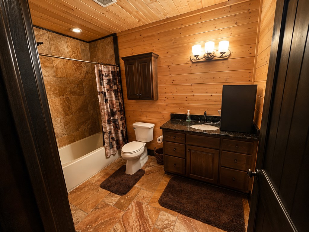 Mineral Bluff, Georgia, 30559, United States, 5 Bedrooms Bedrooms, ,4 BathroomsBathrooms,Residential,Active,2052073