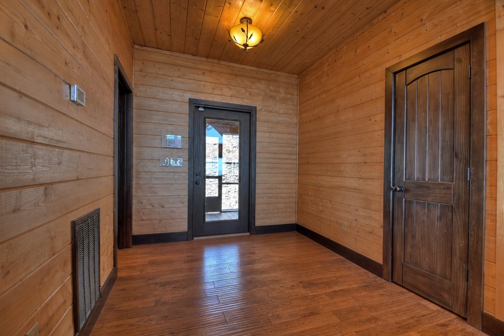 Mineral Bluff, Georgia, 30559, United States, 5 Bedrooms Bedrooms, ,4 BathroomsBathrooms,Residential,Active,2052073