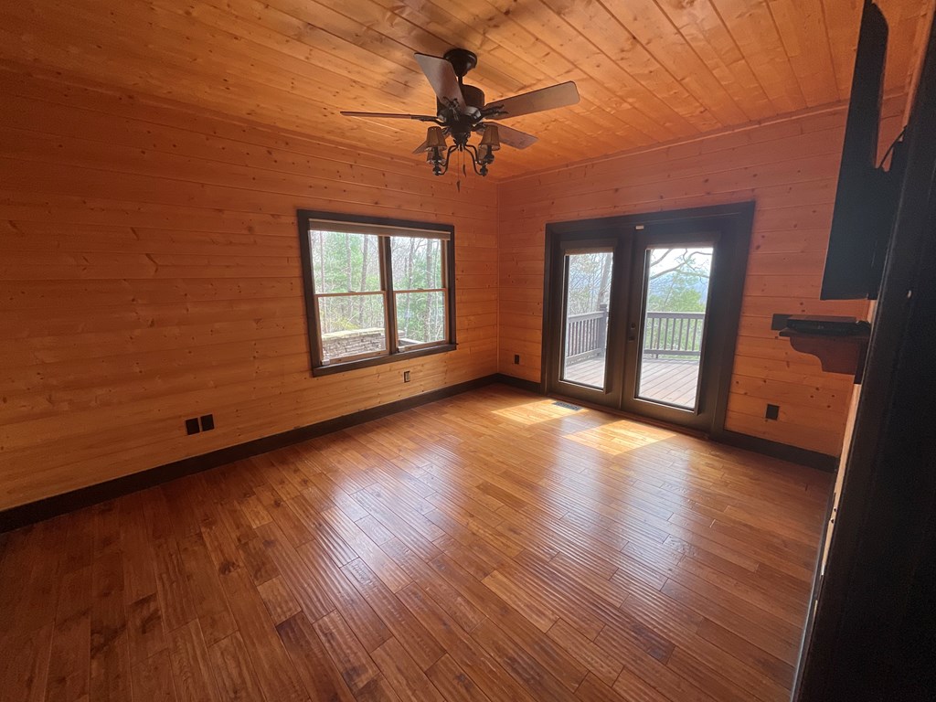 Mineral Bluff, Georgia, 30559, United States, 5 Bedrooms Bedrooms, ,4 BathroomsBathrooms,Residential,Active,2052073