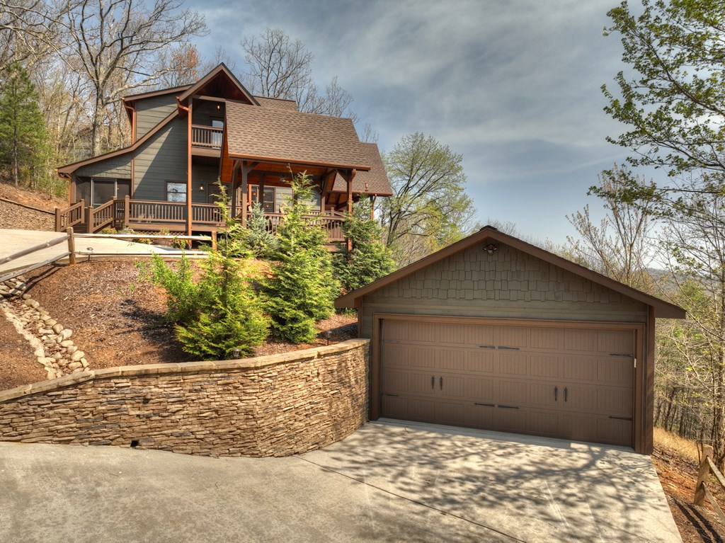 Mineral Bluff, Georgia, 30559, United States, 5 Bedrooms Bedrooms, ,4 BathroomsBathrooms,Residential,Active,2052073