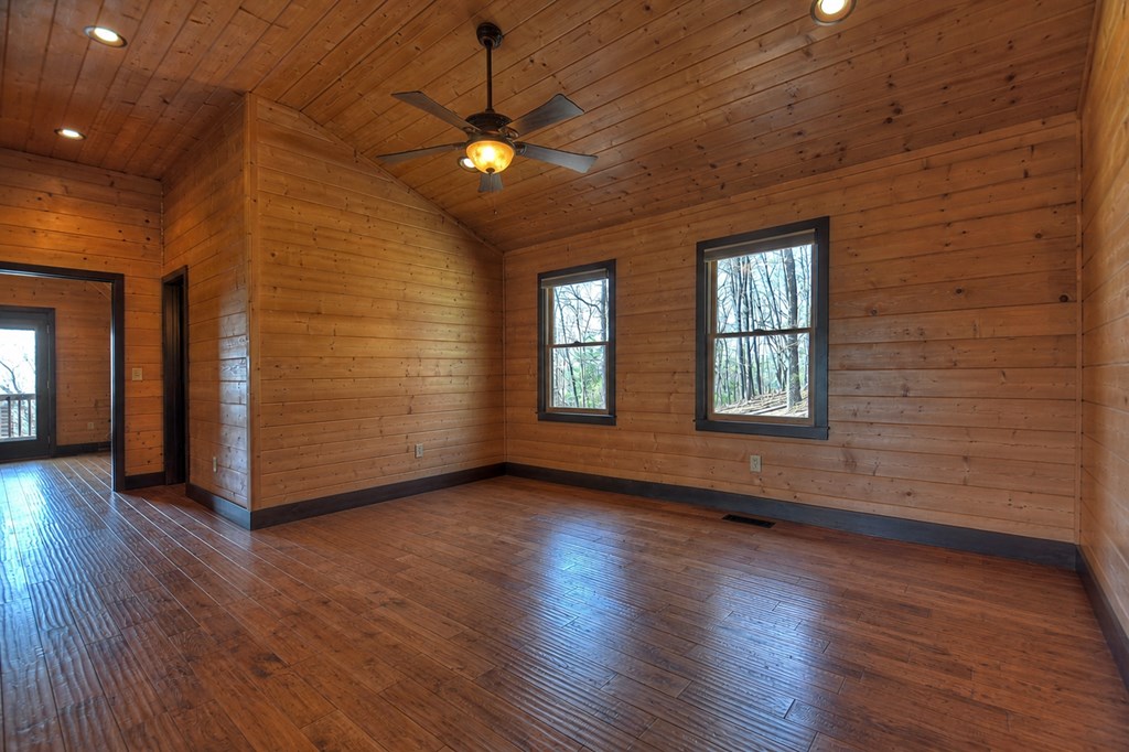Mineral Bluff, Georgia, 30559, United States, 5 Bedrooms Bedrooms, ,4 BathroomsBathrooms,Residential,Active,2052073