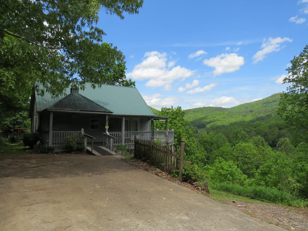 905 Johnson Rd, HIAWASSEE, Georgia image 1