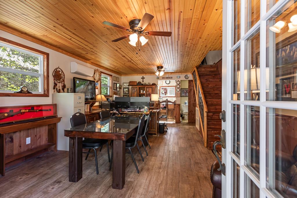 Murphy, North Carolina, 28906, United States, 4 Bedrooms Bedrooms, ,5 BathroomsBathrooms,Residential,Active,2038213