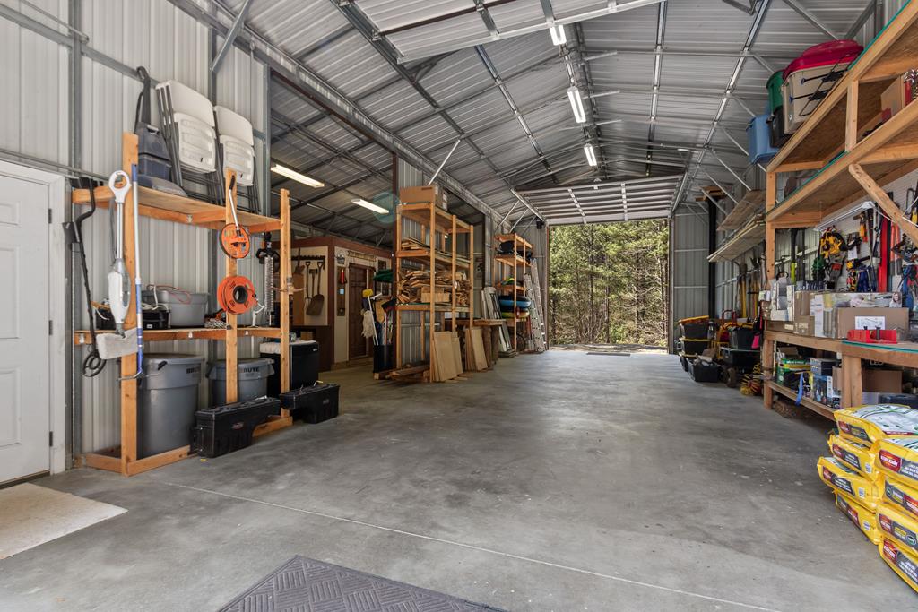Murphy, North Carolina, 28906, United States, 4 Bedrooms Bedrooms, ,5 BathroomsBathrooms,Residential,Active,2038213