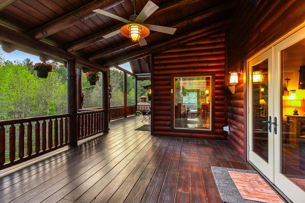 Murphy, North Carolina, 28906, United States, 4 Bedrooms Bedrooms, ,5 BathroomsBathrooms,Residential,Active,2038213