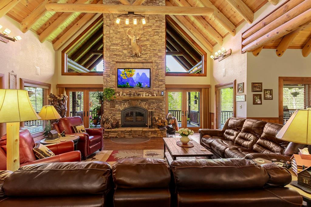 Murphy, North Carolina, 28906, United States, 4 Bedrooms Bedrooms, ,5 BathroomsBathrooms,Residential,Active,2038213