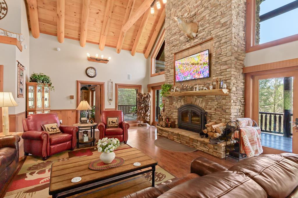 Murphy, North Carolina, 28906, United States, 4 Bedrooms Bedrooms, ,5 BathroomsBathrooms,Residential,Active,2038213