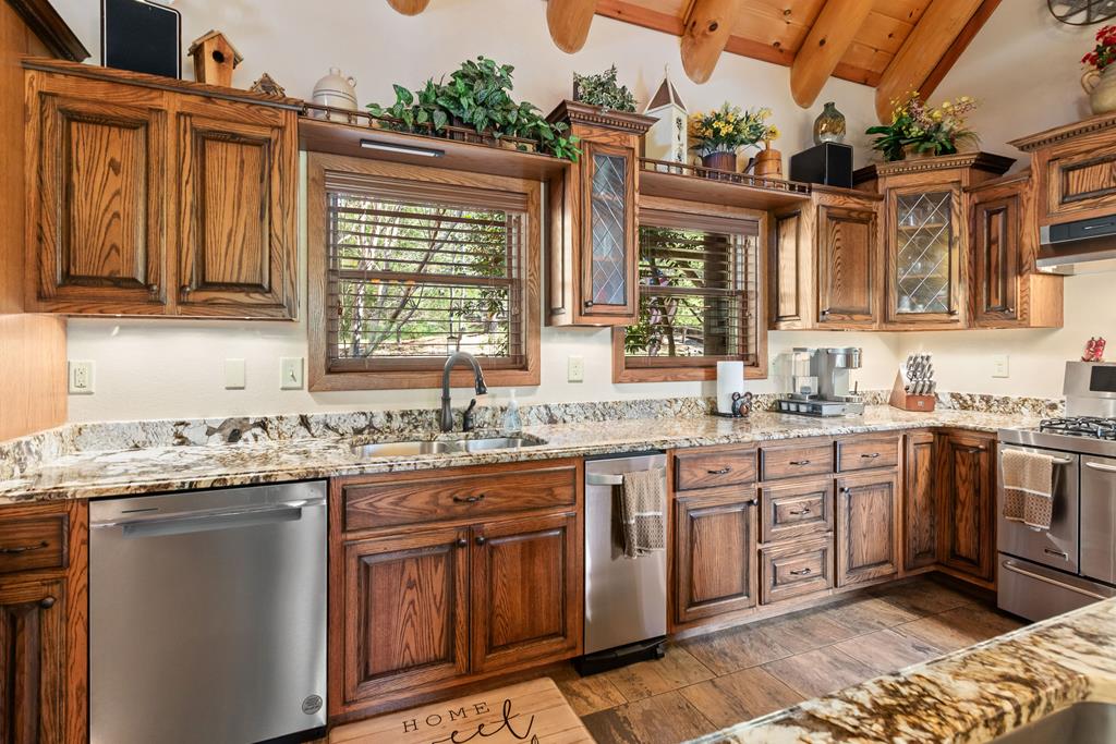 Murphy, North Carolina, 28906, United States, 4 Bedrooms Bedrooms, ,5 BathroomsBathrooms,Residential,Active,2038213
