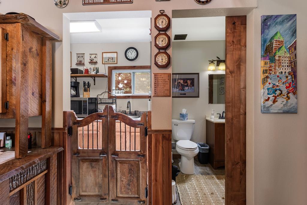 Murphy, North Carolina, 28906, United States, 4 Bedrooms Bedrooms, ,5 BathroomsBathrooms,Residential,Active,2038213