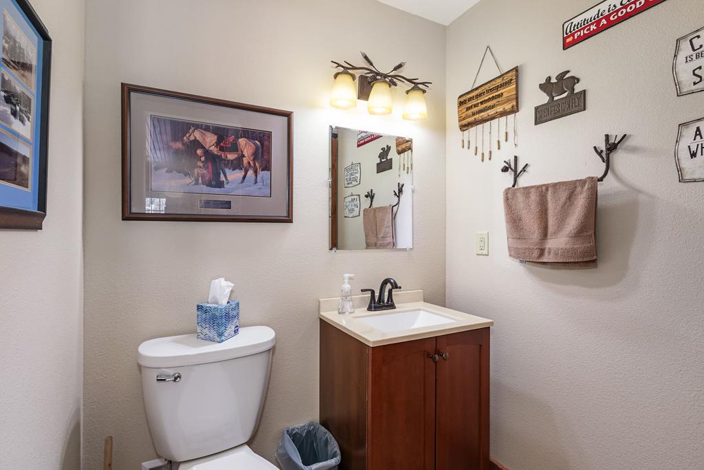 Murphy, North Carolina, 28906, United States, 4 Bedrooms Bedrooms, ,5 BathroomsBathrooms,Residential,Active,2038213