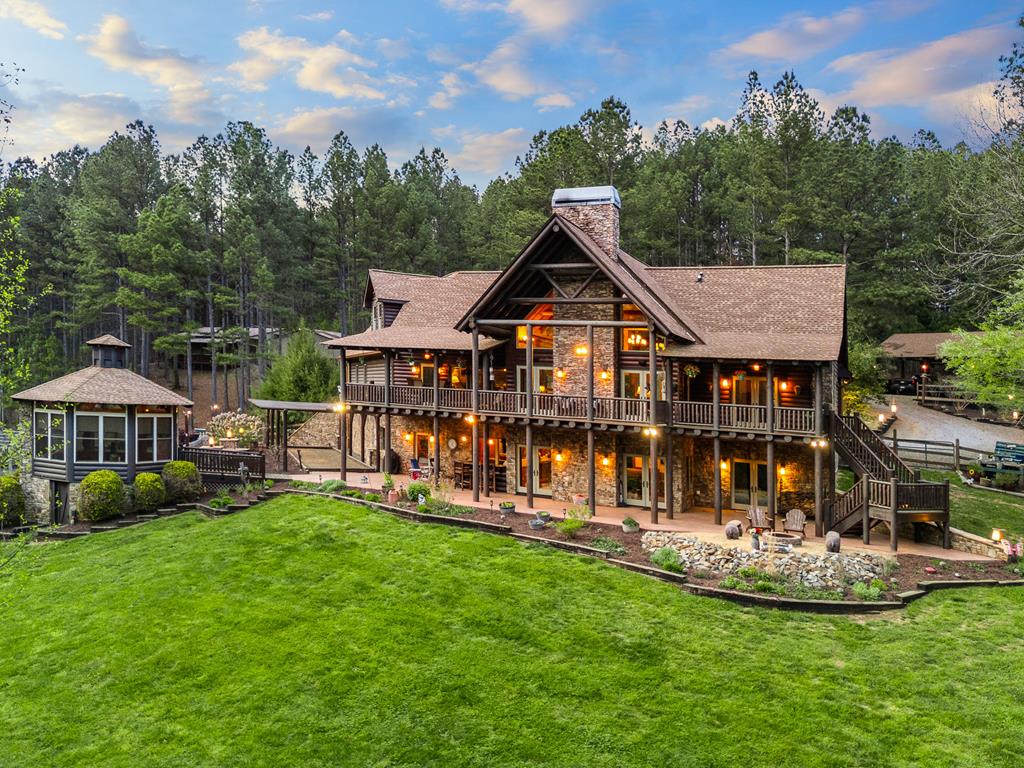 Murphy, North Carolina, 28906, United States, 4 Bedrooms Bedrooms, ,5 BathroomsBathrooms,Residential,Active,2038213