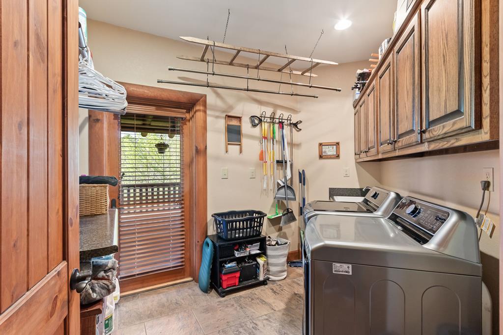 Murphy, North Carolina, 28906, United States, 4 Bedrooms Bedrooms, ,5 BathroomsBathrooms,Residential,Active,2038213