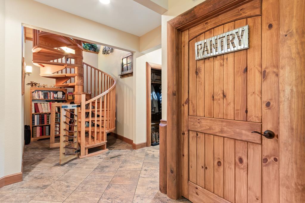 Murphy, North Carolina, 28906, United States, 4 Bedrooms Bedrooms, ,5 BathroomsBathrooms,Residential,Active,2038213