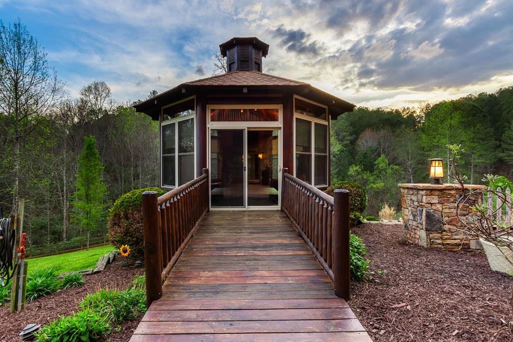 Murphy, North Carolina, 28906, United States, 4 Bedrooms Bedrooms, ,5 BathroomsBathrooms,Residential,Active,2038213