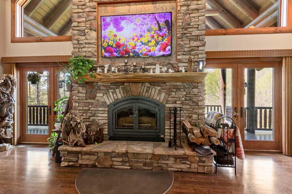Murphy, North Carolina, 28906, United States, 4 Bedrooms Bedrooms, ,5 BathroomsBathrooms,Residential,Active,2038213