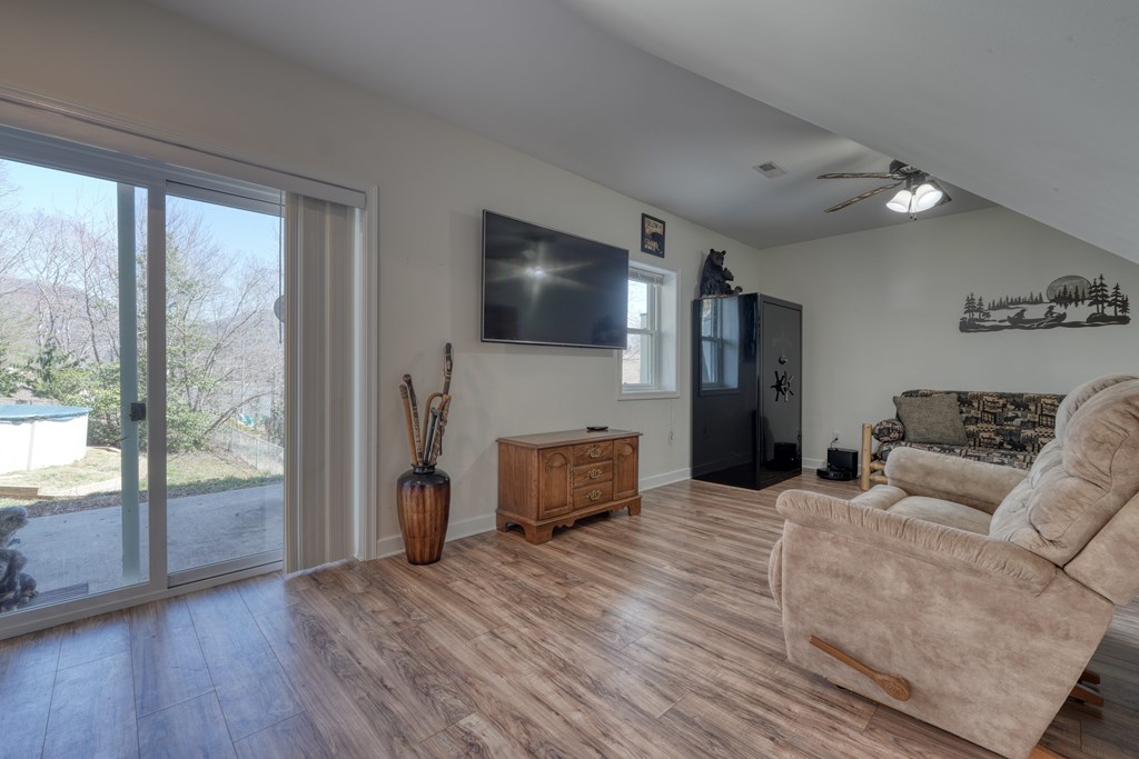 625 Sunnyside Shores Road, HIAWASSEE, Georgia image 27