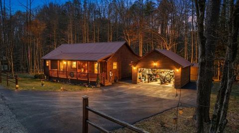 Homes For Sale - 305 Woodcrest Drive<br/> MURPHY, NC 28906