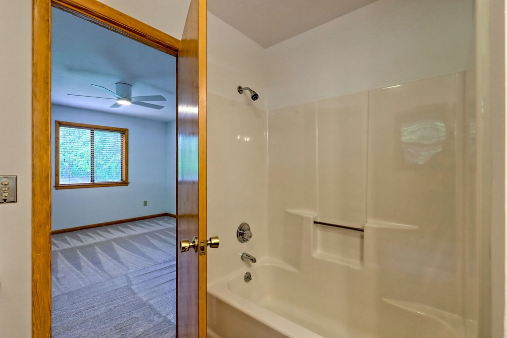 2403 Hidden Valley Road, HIAWASSEE, Georgia image 34