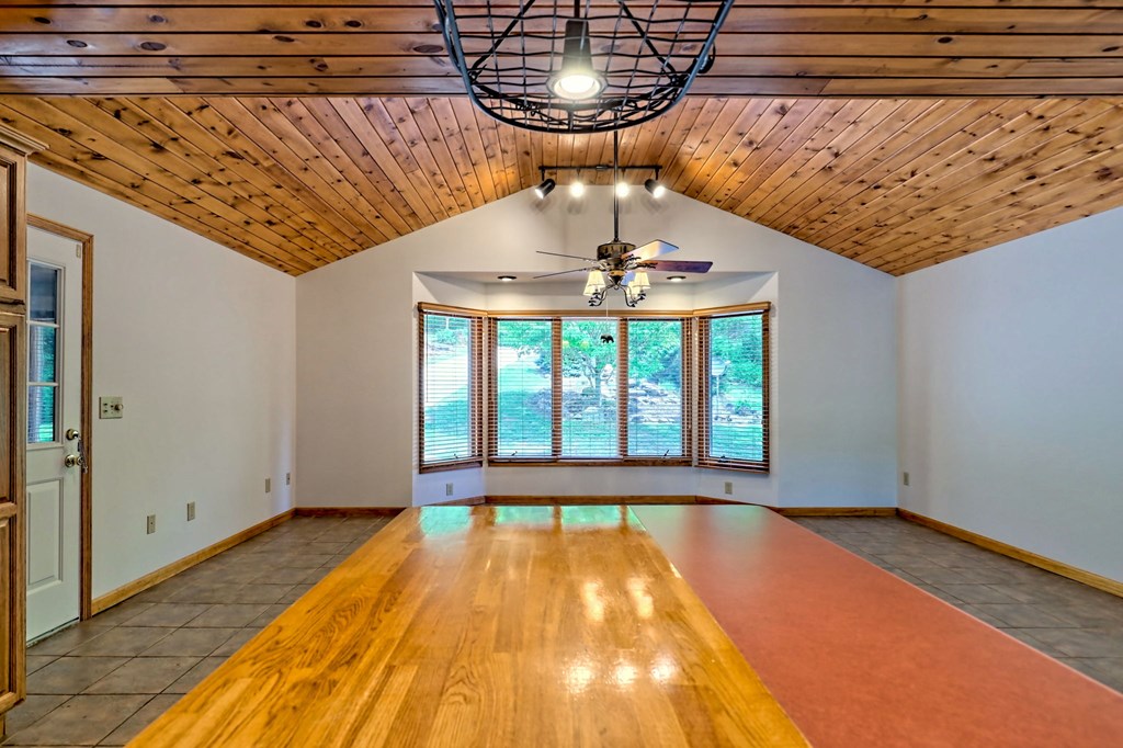 2403 Hidden Valley Road, HIAWASSEE, Georgia image 27