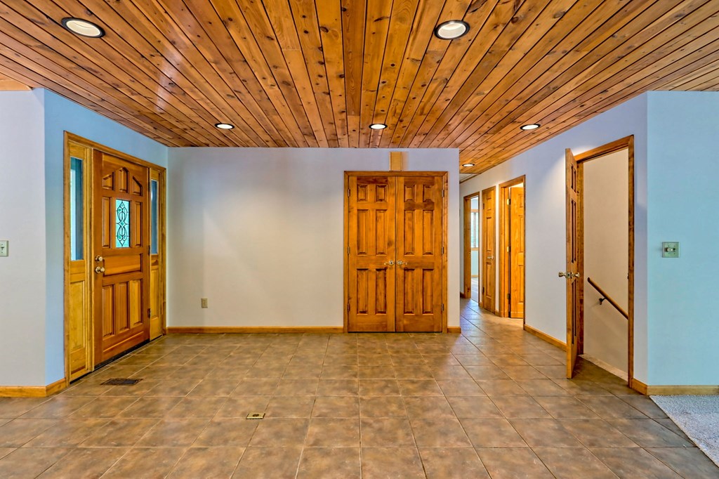 2403 Hidden Valley Road, HIAWASSEE, Georgia image 28