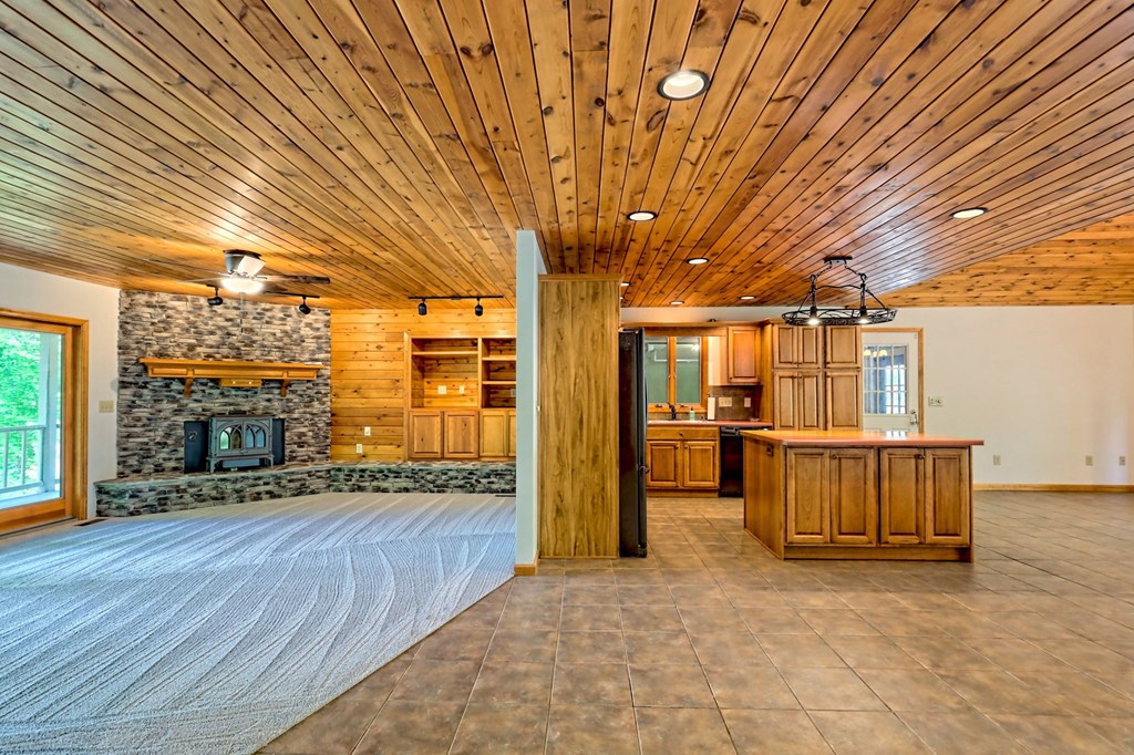 2403 Hidden Valley Road, HIAWASSEE, Georgia image 15