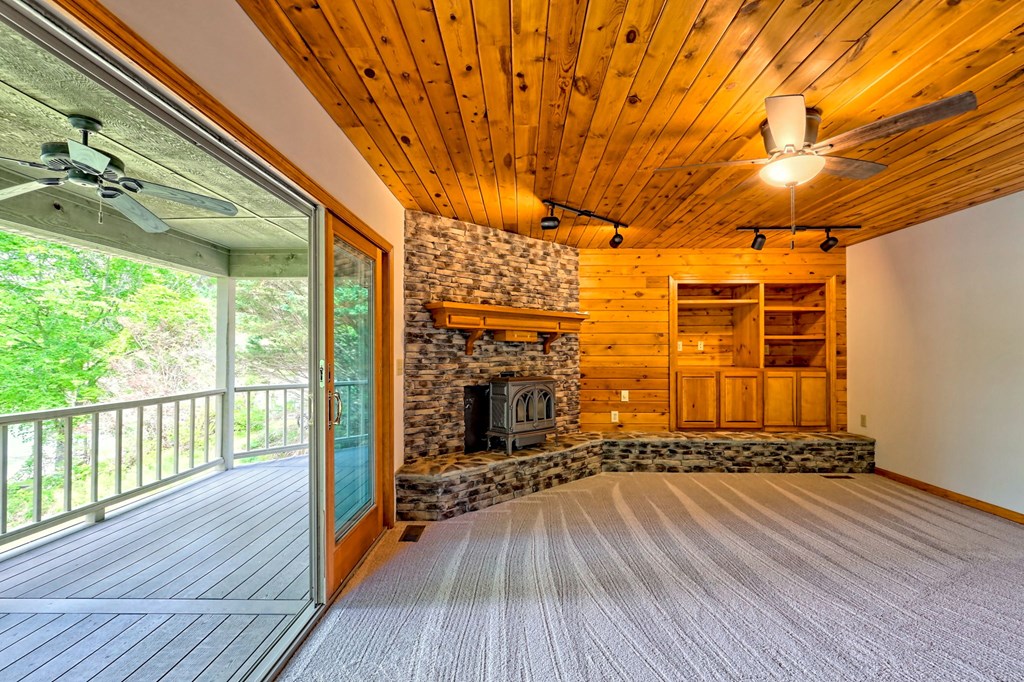 2403 Hidden Valley Road, HIAWASSEE, Georgia image 18