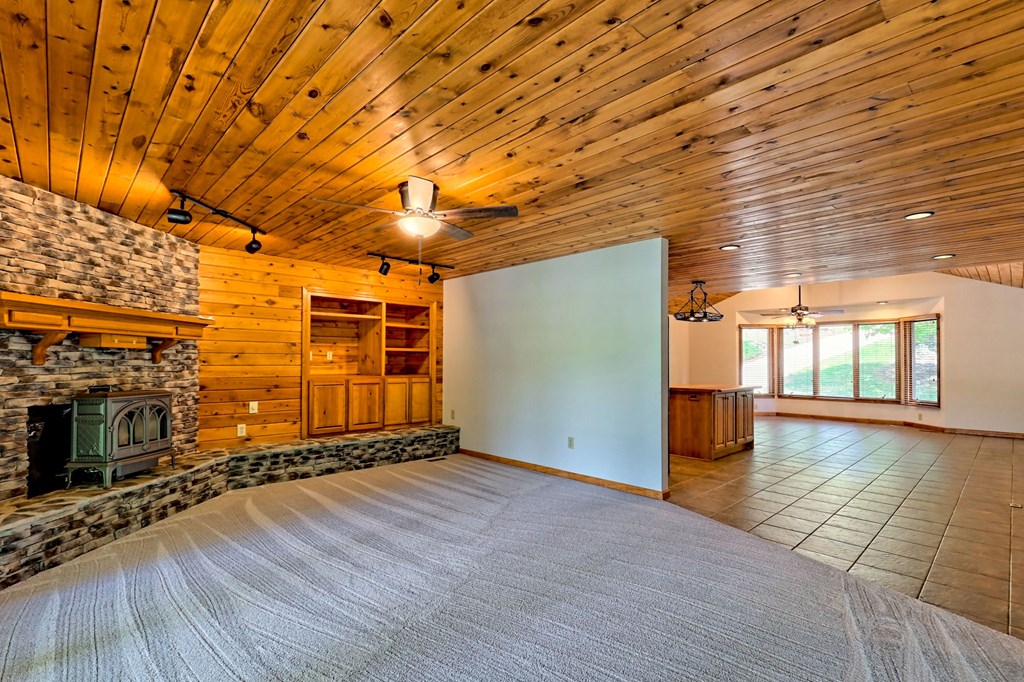 2403 Hidden Valley Road, HIAWASSEE, Georgia image 22