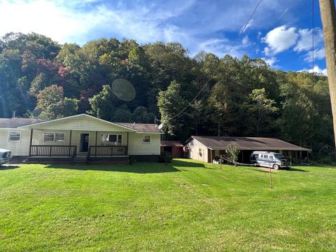 Homes For Sale - 1050 Us Hwy 19<br/> TOPTON, NC 28781