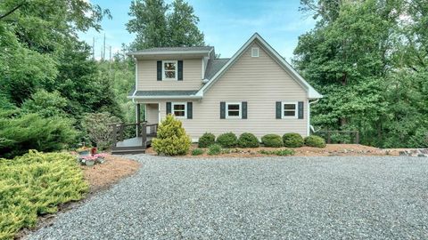 Homes For Sale - 515 Barlow Fields Drive<br/> HAYESVILLE, NC 28904