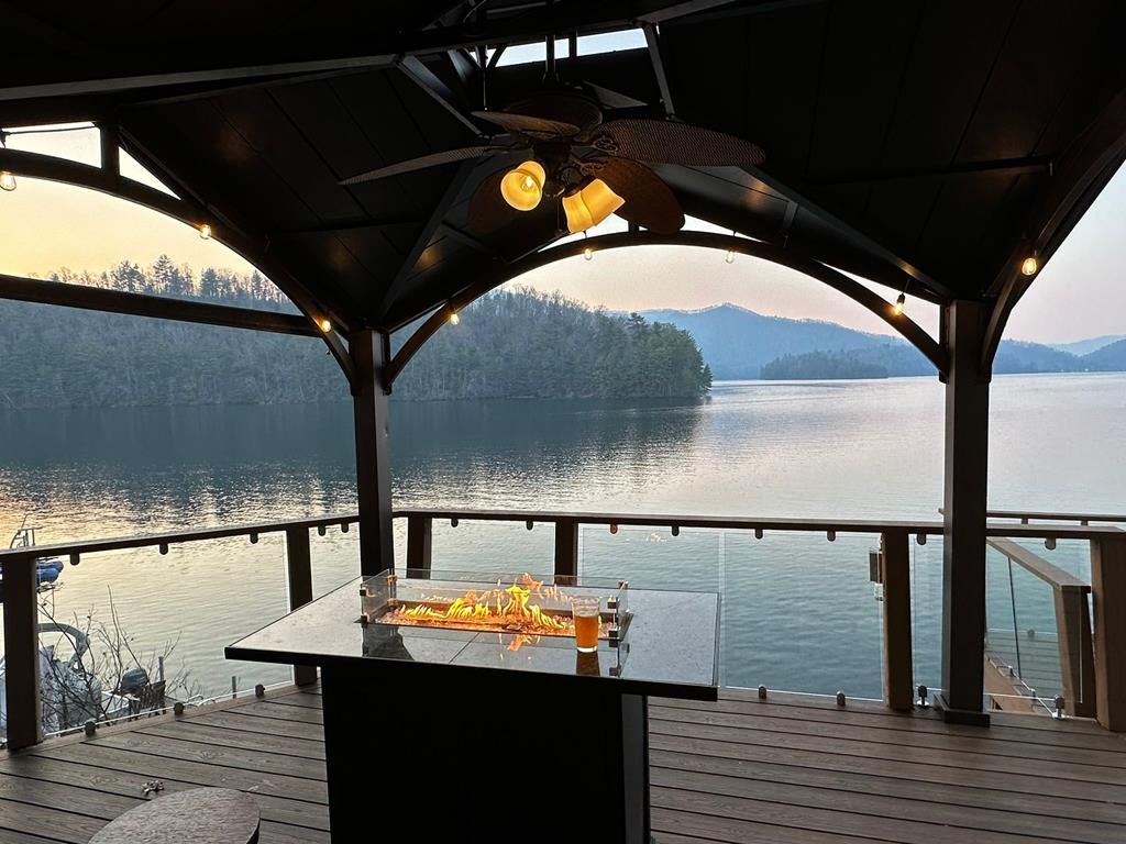 140 Thunder Island, ROBBINSVILLE, North Carolina image 2