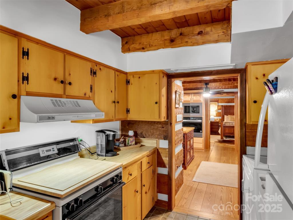 7810 Little Snowbird Rd, ROBBINSVILLE, North Carolina image 9