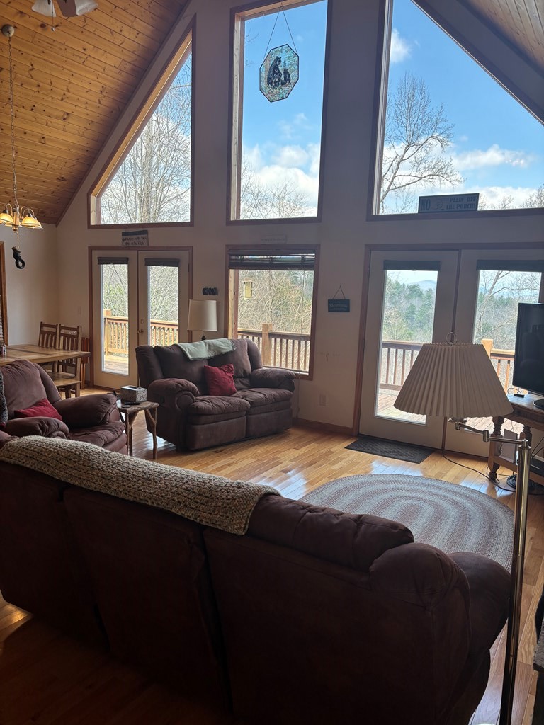 380 Buck Ridge Dr - Photo 4