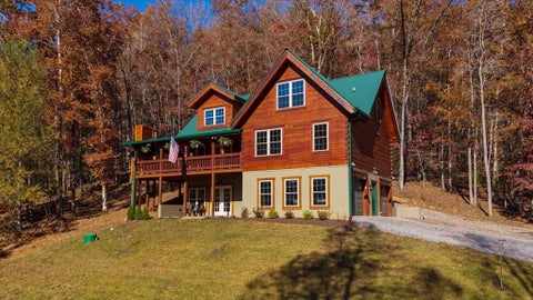 Homes For Sale - 163 Cherokee Path<br/> BLUE RIDGE, GA 30513
