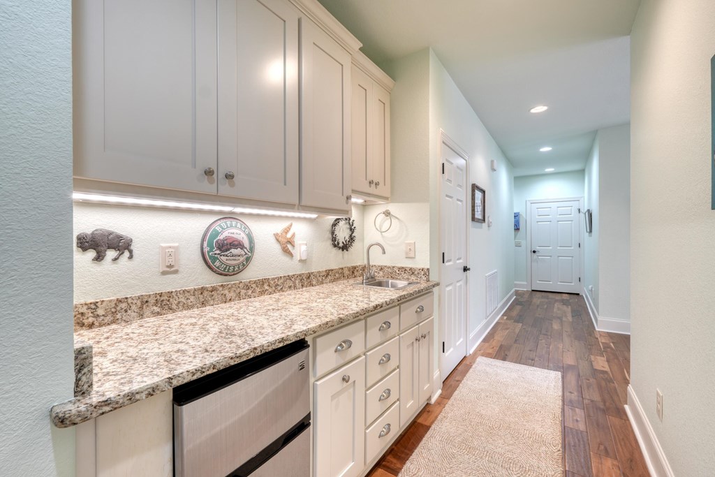 Hiawassee, Georgia, 30546, United States, 3 Bedrooms Bedrooms, ,5 BathroomsBathrooms,Residential,Active,2027787